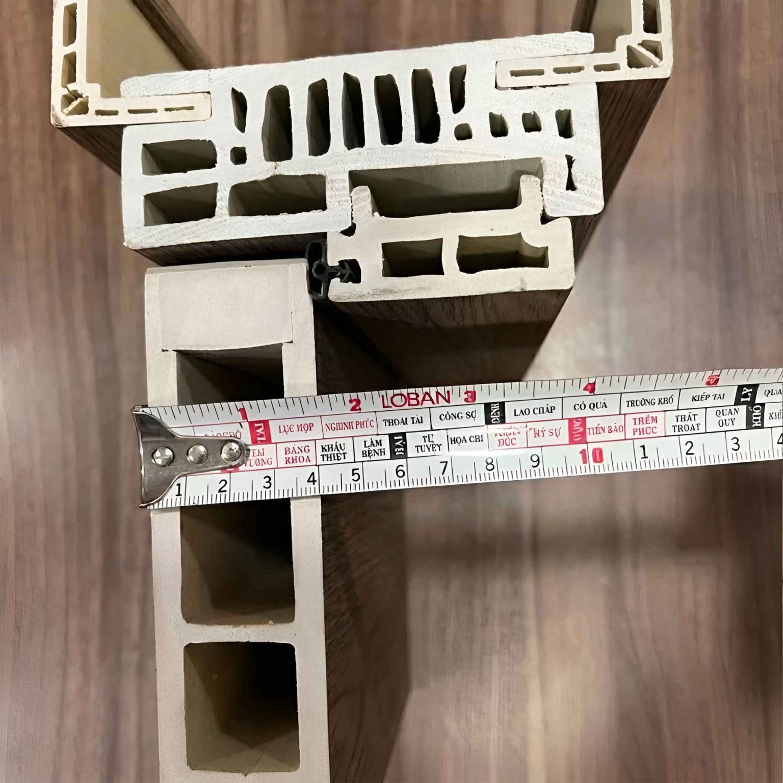 mặt cắt cửa nhựa composite